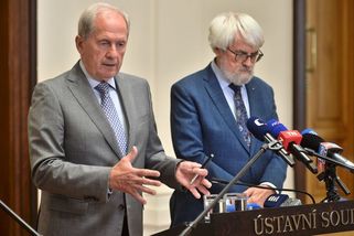 Experti: Ústavní soud naznačil směr ve sporu o Pavlovu účast na summitu NATO - Seznam Zprávy
